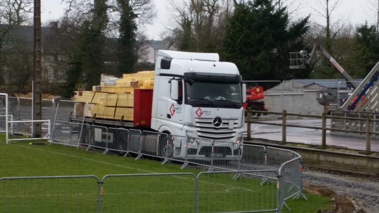 Livraison de la charpente de la salle de sport