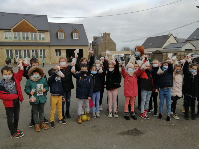 Quand les petits souhaitent leurs vœux aux aînés de la commune