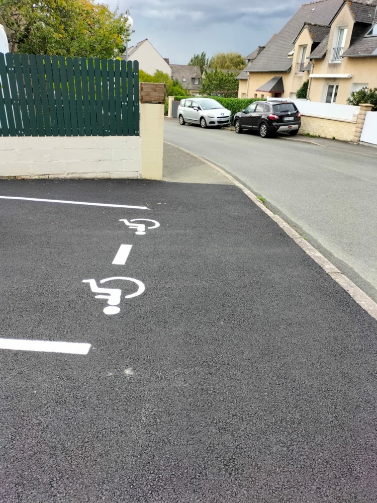 PLACE DE STATIONNEMENT PMR PLACE DE STATIONNEMENT PMR