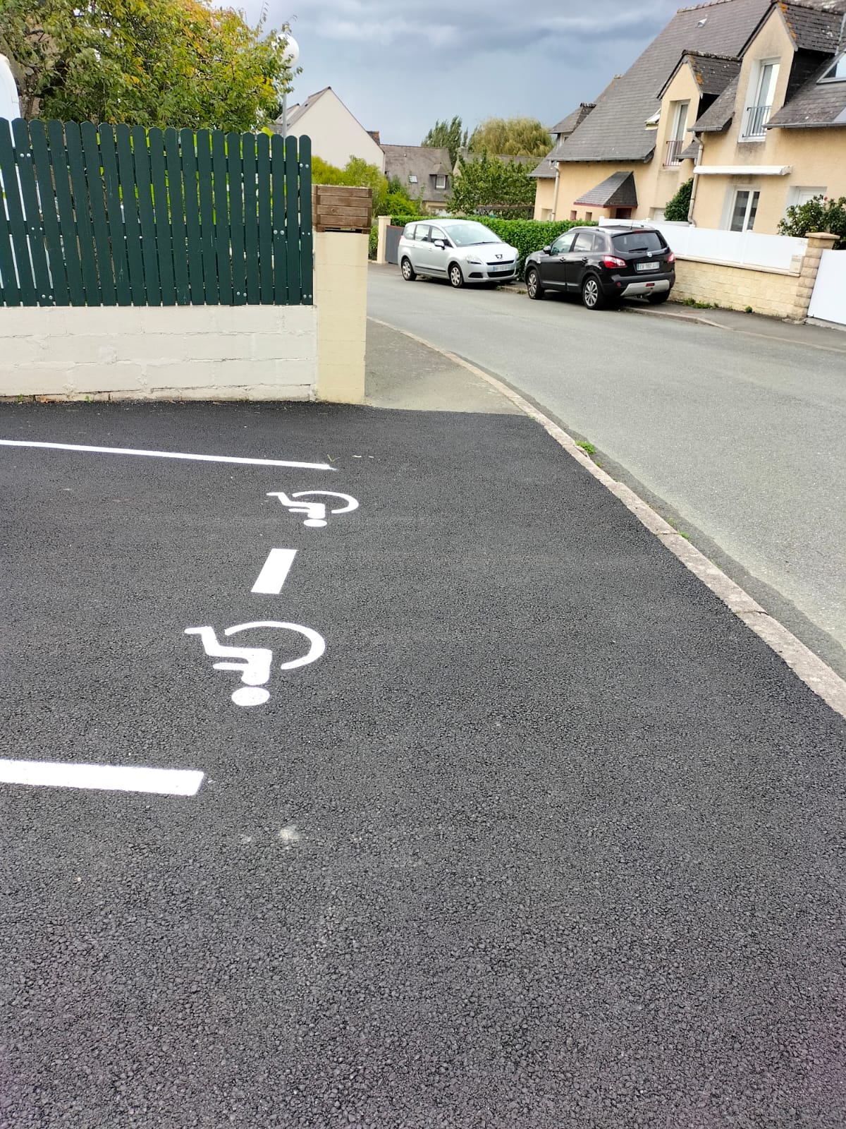 PLACE DE STATIONNEMENT PMR