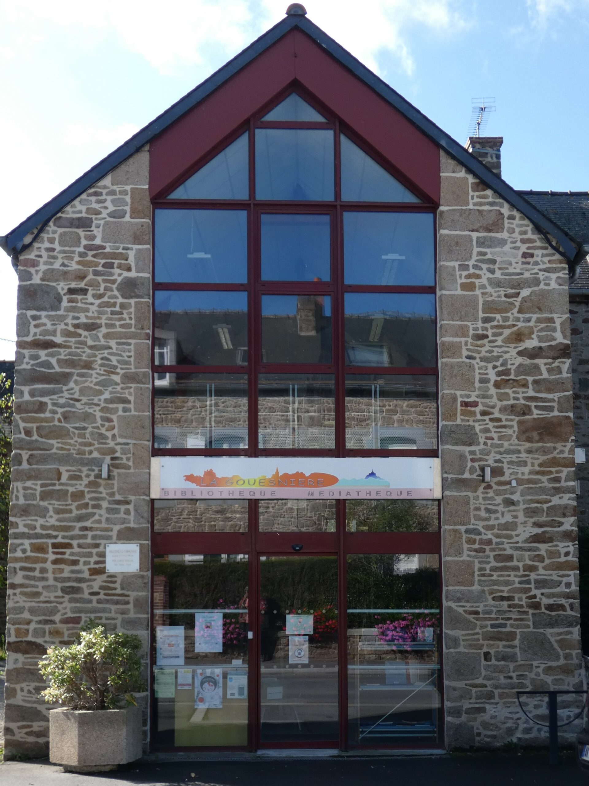 Horaires médiathèque du 22 avril 10 mai 2025